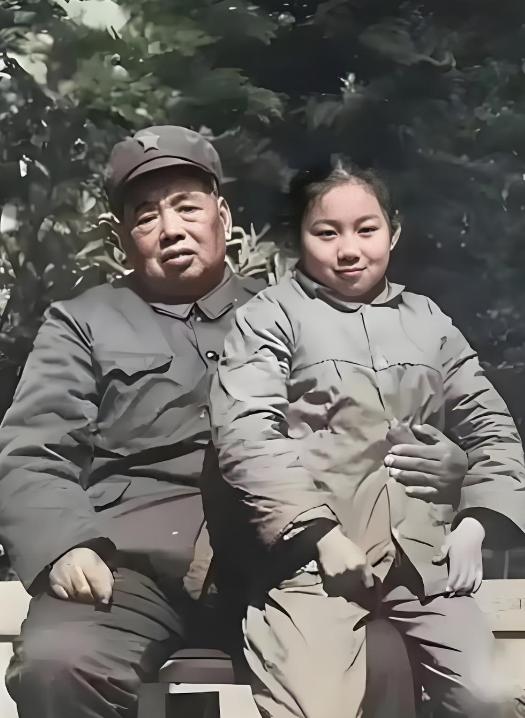 1967年1月21日，南京军区副司令员兼东海舰队司令员陶勇中将在东海舰队招待所后