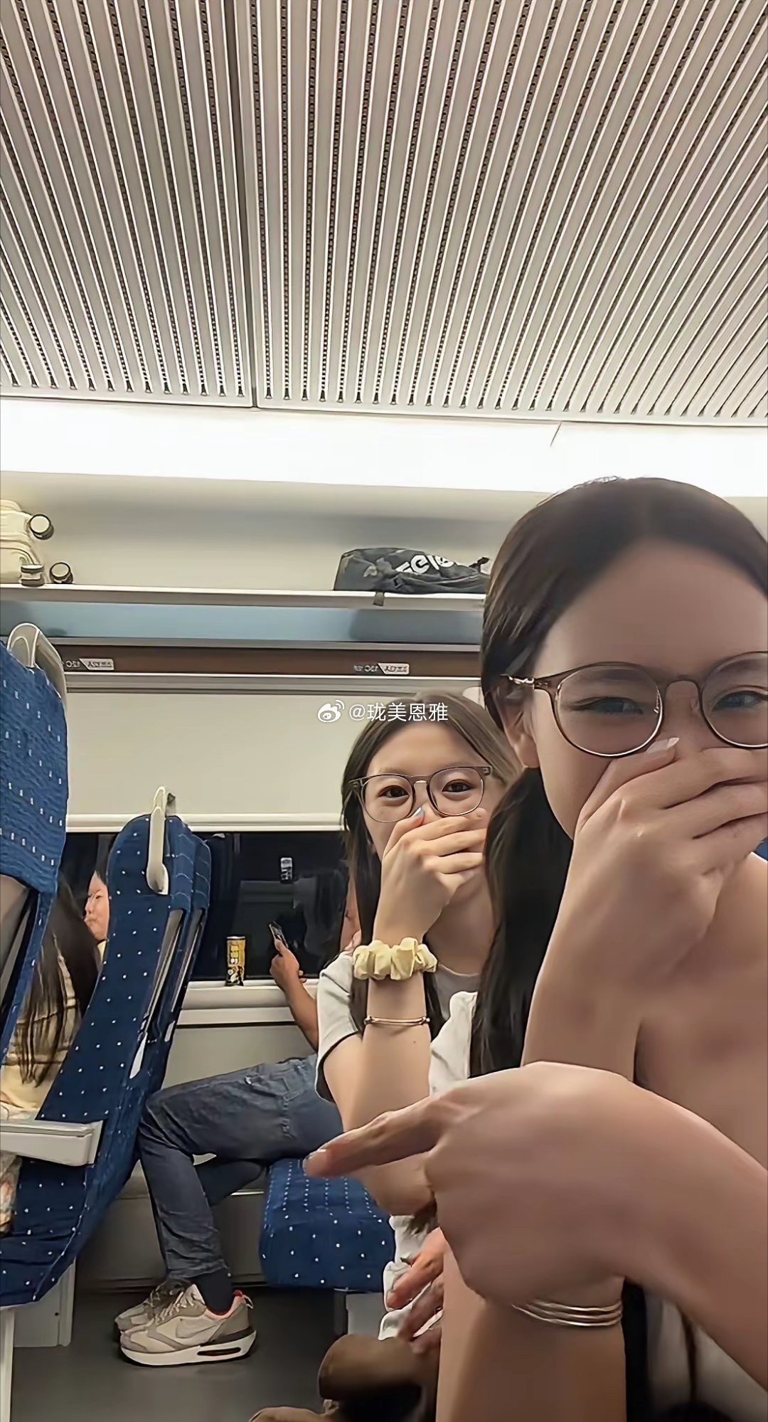 夏天来了，谁能管管高铁上的不文明行为呀！