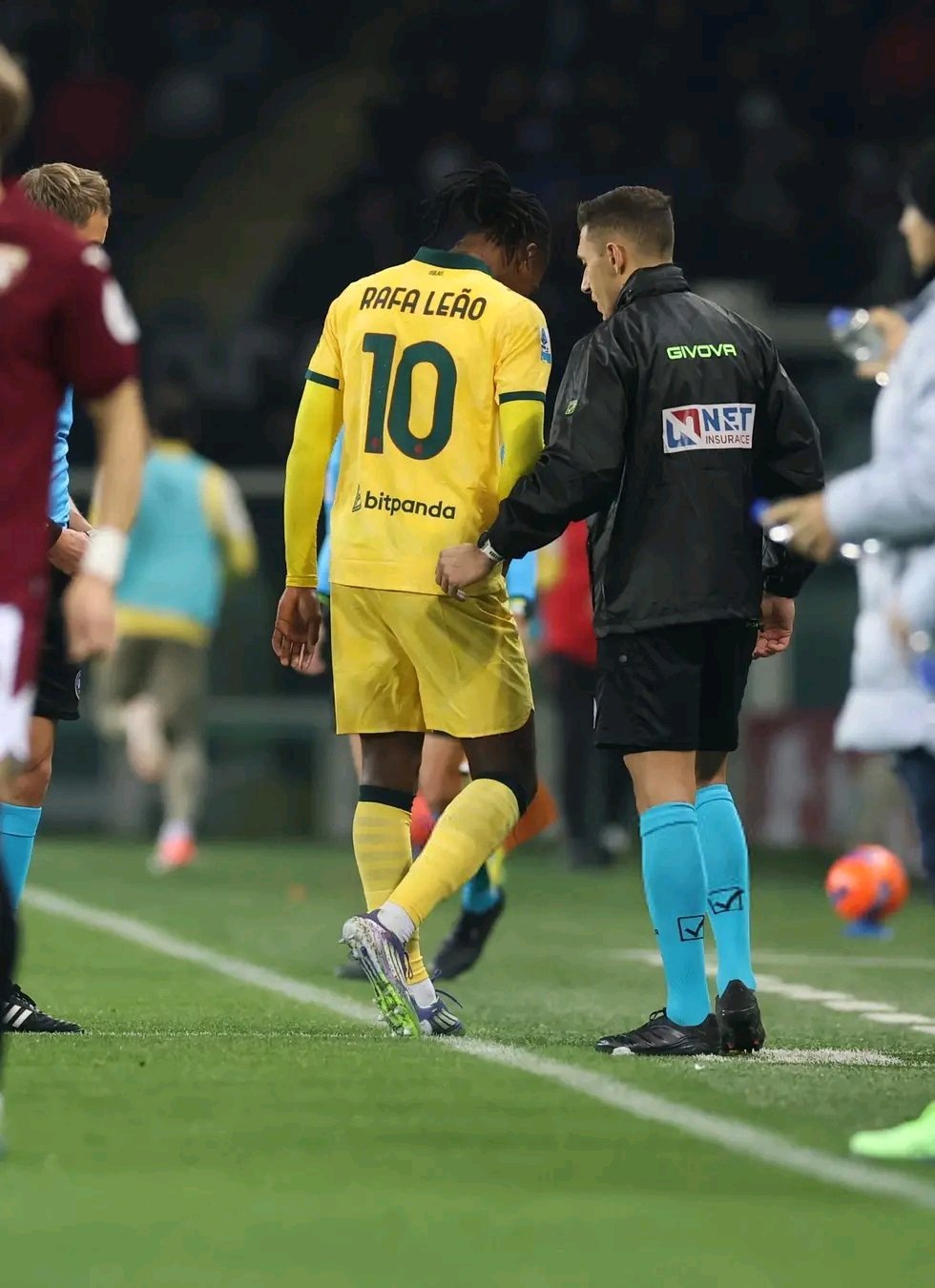 AC米兰关于莱奥，好消息是他没有受伤。但莱奥存在炎症需要治疗，以防发展为慢性问