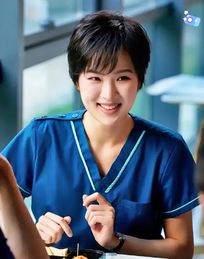 姚安娜没再挨骂，只因做对了这4件事，你发现没？现在的观众早就不吃“人设那套”