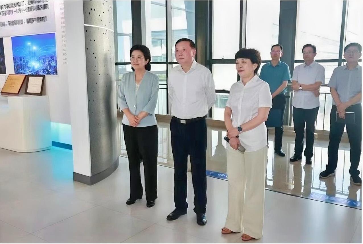 #高看江苏#9月15日，省科学技术厅党组书记、厅长徐光辉一行莅临徐州市铜山区（
