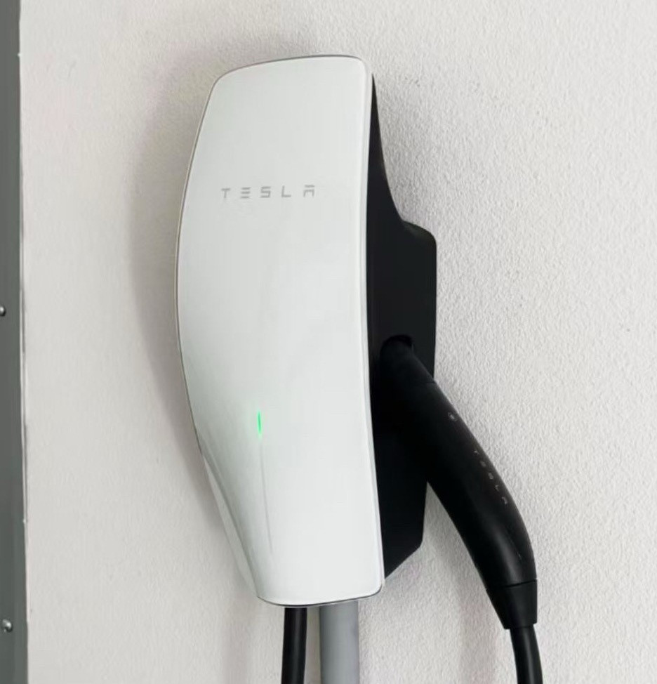 特斯拉据外媒报道，日本电动汽车充电桩运营商TerraCharge将于2028