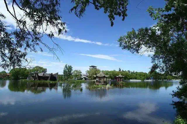 南京，这座城市蕴藏着深厚的文化底蕴，古朴而灵动，文艺又浪漫……
