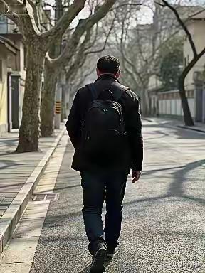 有人研究得出结论，所有权力最终都会落到坏人手里。我的观点是，不是所有权力落在坏人
