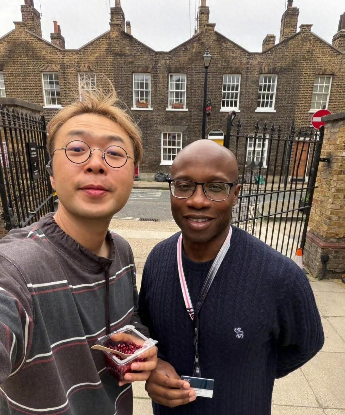 杜海涛脸丢大了！发文秀李湘请吃饭，结果文案全是错别字杜海涛又闹笑话了！最近他去