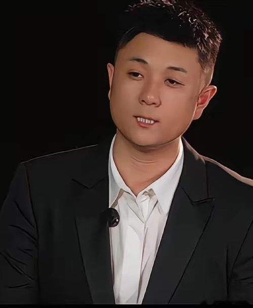 头部主播的遮羞布该扯掉了说什么平台监管严？有些人连牌桌的边都没摸到，就敢自称“家