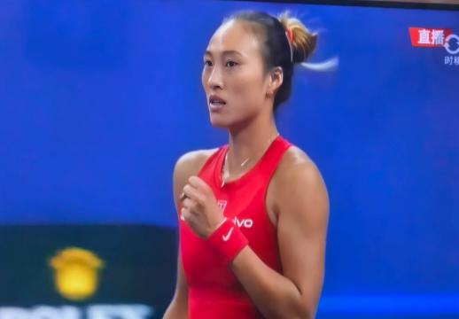 从身高上看，王欣瑜1米82高于郑钦文，球技也具备不俗实力，但不少观众观看