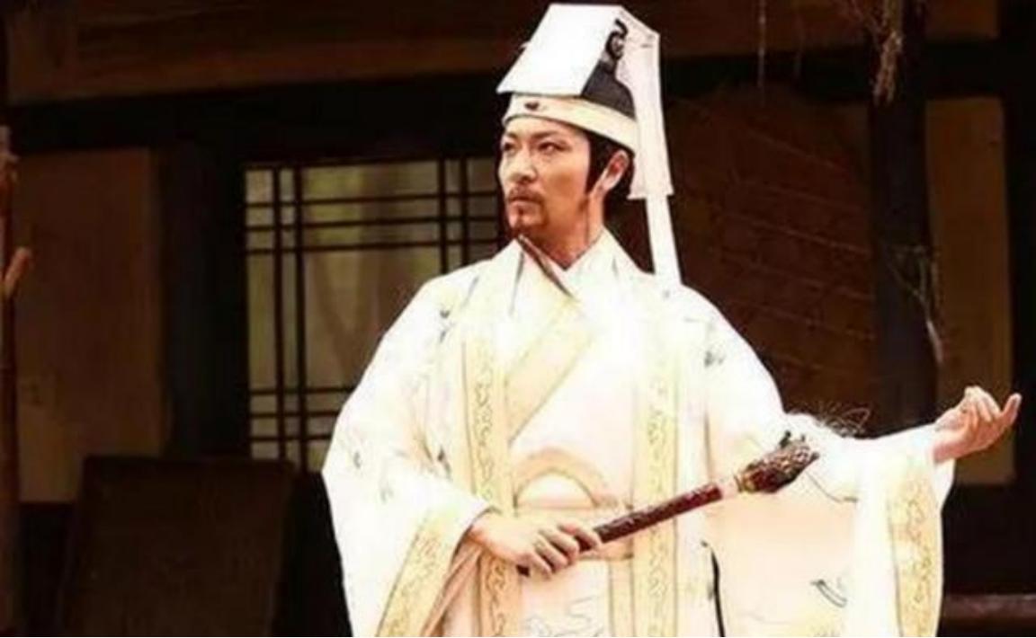 古代，有两个要饭的，他们都会先把饭菜先供奉给土地爷，自己再吃。吕洞宾看到，就问土