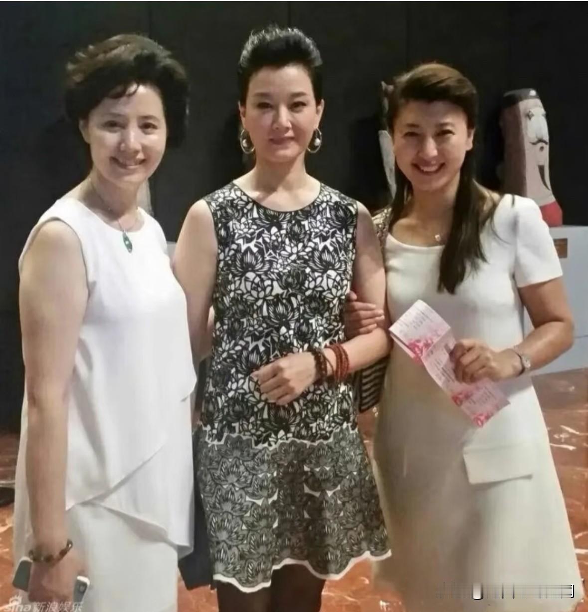 这三位你都认识是谁，你就是娱乐圈大咖了，算我输。