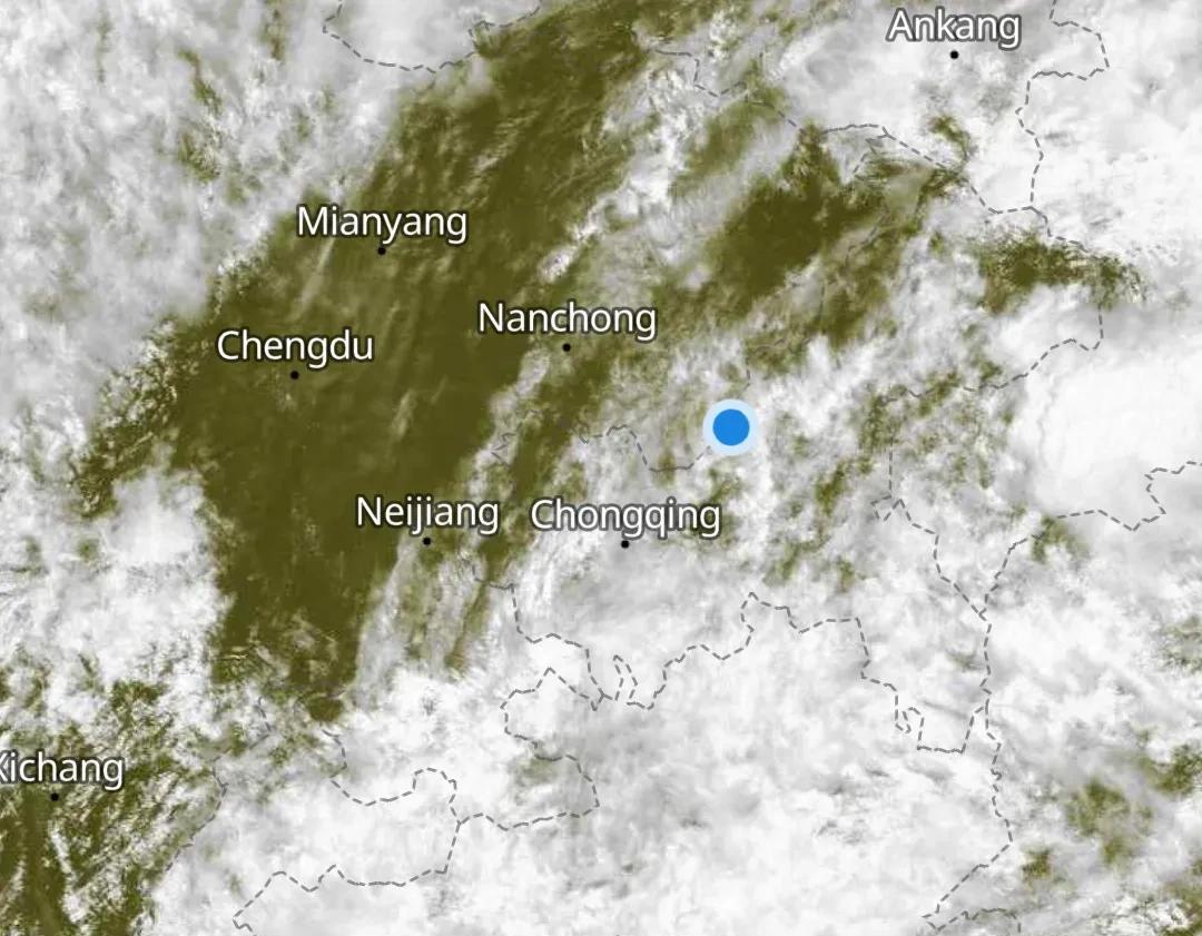 从今天的天气实况图来看，副热带高压依然控制我国中部，比如湖北、河南、安徽、江苏以