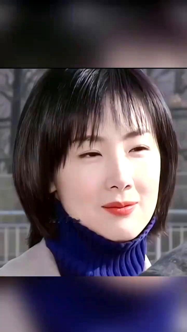 崔智友的人生，比《天国的阶梯》还精彩。46岁高龄产女，丈夫是小9岁的圈外人。