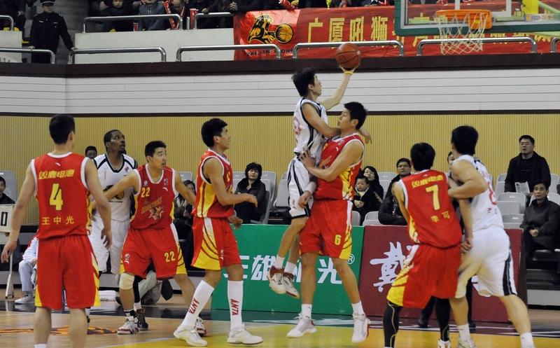 2月18日周三的CBA焦点战看点十足。广厦87-72大胜新疆这场堪称爆冷。广