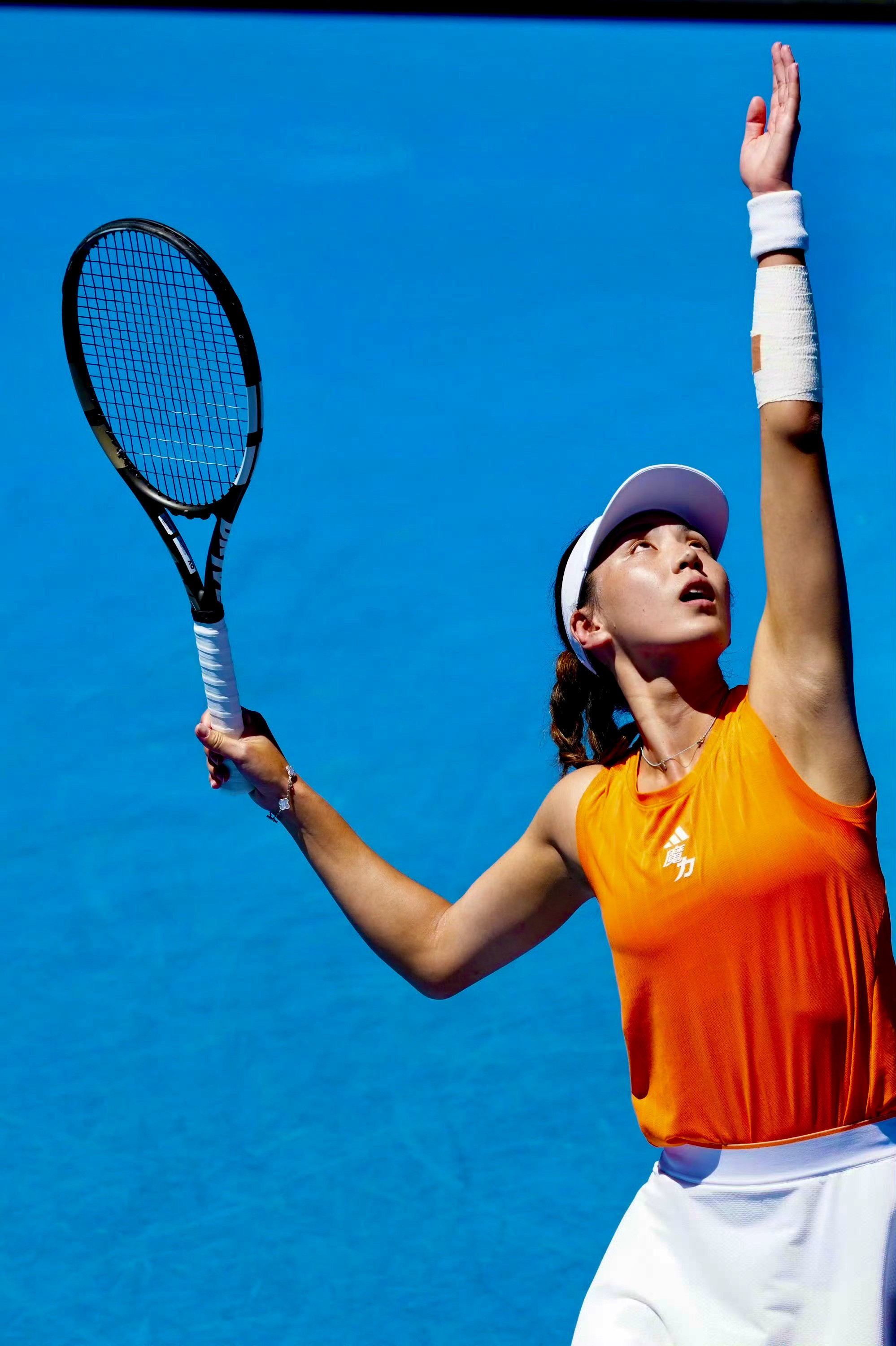 这本不是一场容易的战斗，但在王欣瑜的努力、松弛和战术驱使下，诺斯科娃原来非常稳定