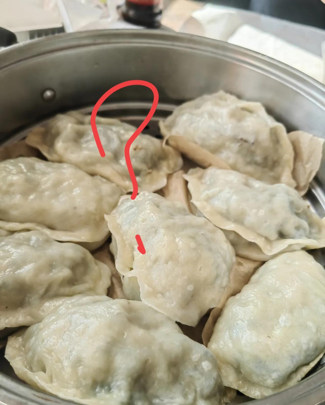 起来晚了，婆婆做的早餐，你们看看这能吃吗，谁家大早上吃这个，连粥都没有，你们早上