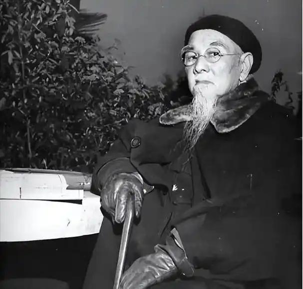 如果来总统府连他都不认识，那真的白来了。 中华民国38年间，他担任国民政府主