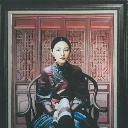 1900年，慈禧问一个年轻女子：“你有丈夫了吗？”女子回答说：“太后，我已经守寡