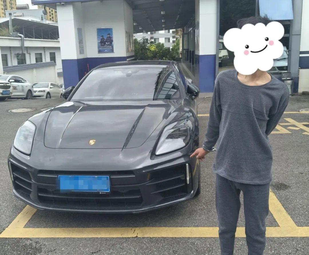 云南昆明，一女子惊讶的发现，她价值140多万的保时捷，明明停在公司停车场没开，可