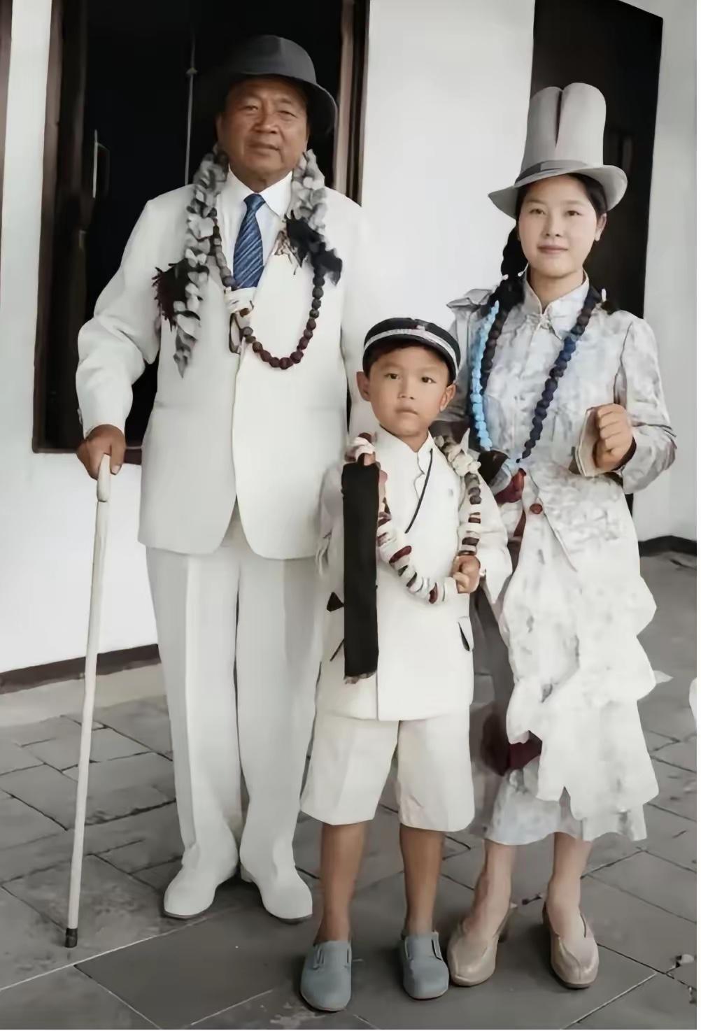 蒋介石对待杨虎城和张学良态度截然不同的背后真相，实际就藏在杨虎城和妻子谢葆真、儿