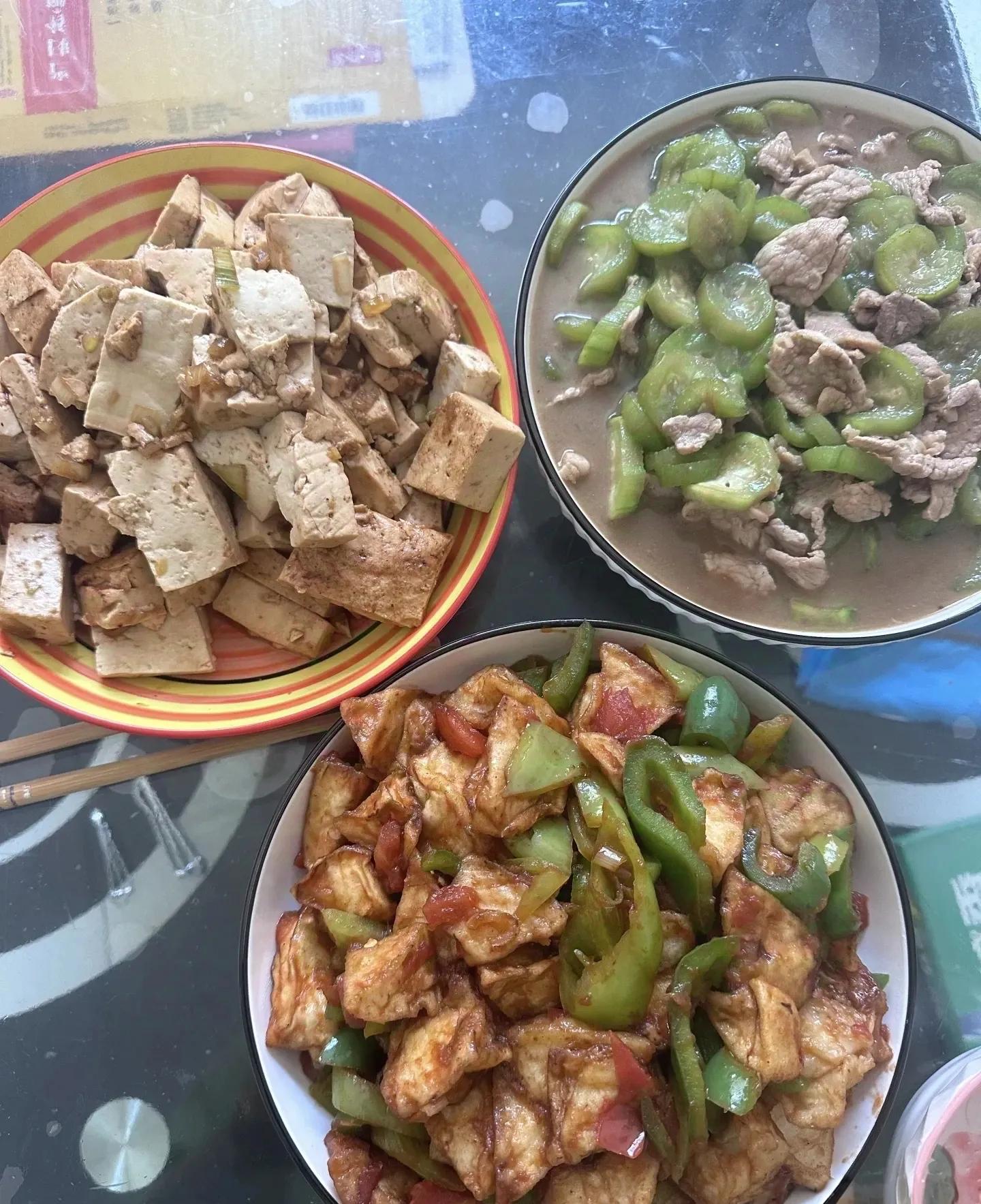 真的不愿意和公婆一起住！虽然婆婆非常勤劳，每天料理家务，让我可以睡个懒觉，可同住