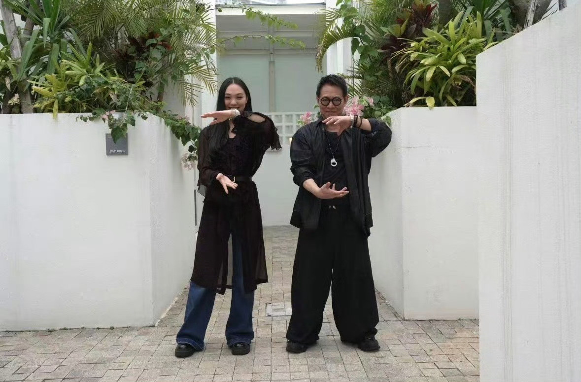 李连杰女儿晒合照李连杰女儿合照，父女同框温馨感拉满