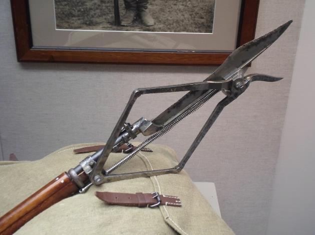 俄军曾造出“剪刀刺刀”：让欧洲忌惮，却为何最终被士兵嫌弃？战争史上，总有一些武