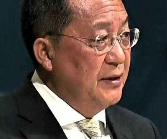 朝鲜的代表李荣浩在联合国大会上站起来说话，第一句话就问日本这个二战战败国凭什么想