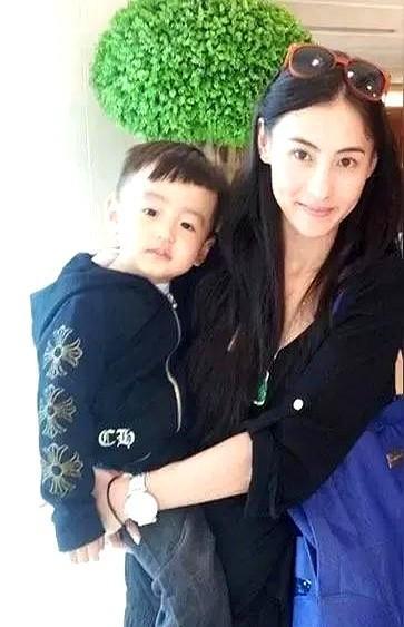 张柏芝为何不敢把第三个儿子的父亲曝光，不敢公开，为什么。行的正坐的直怕什么呢，