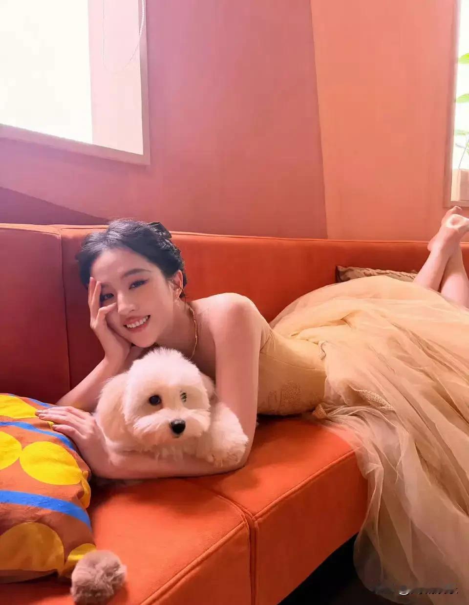 刘亦菲初雪晒狗照炸出百万舔屏：当