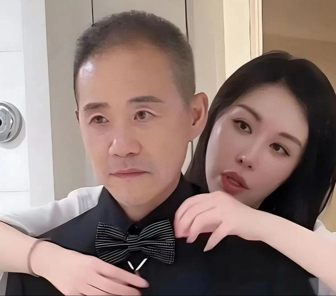 田朴珺已经越来越嫌弃王石了，简直是生理性嫌弃。她曾在节目里撇嘴皱眉嘲笑70岁的王