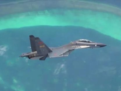 中国人民解放军南部战区近日连续五天组织海空力量，在南海海域进行例行巡航。战区发言