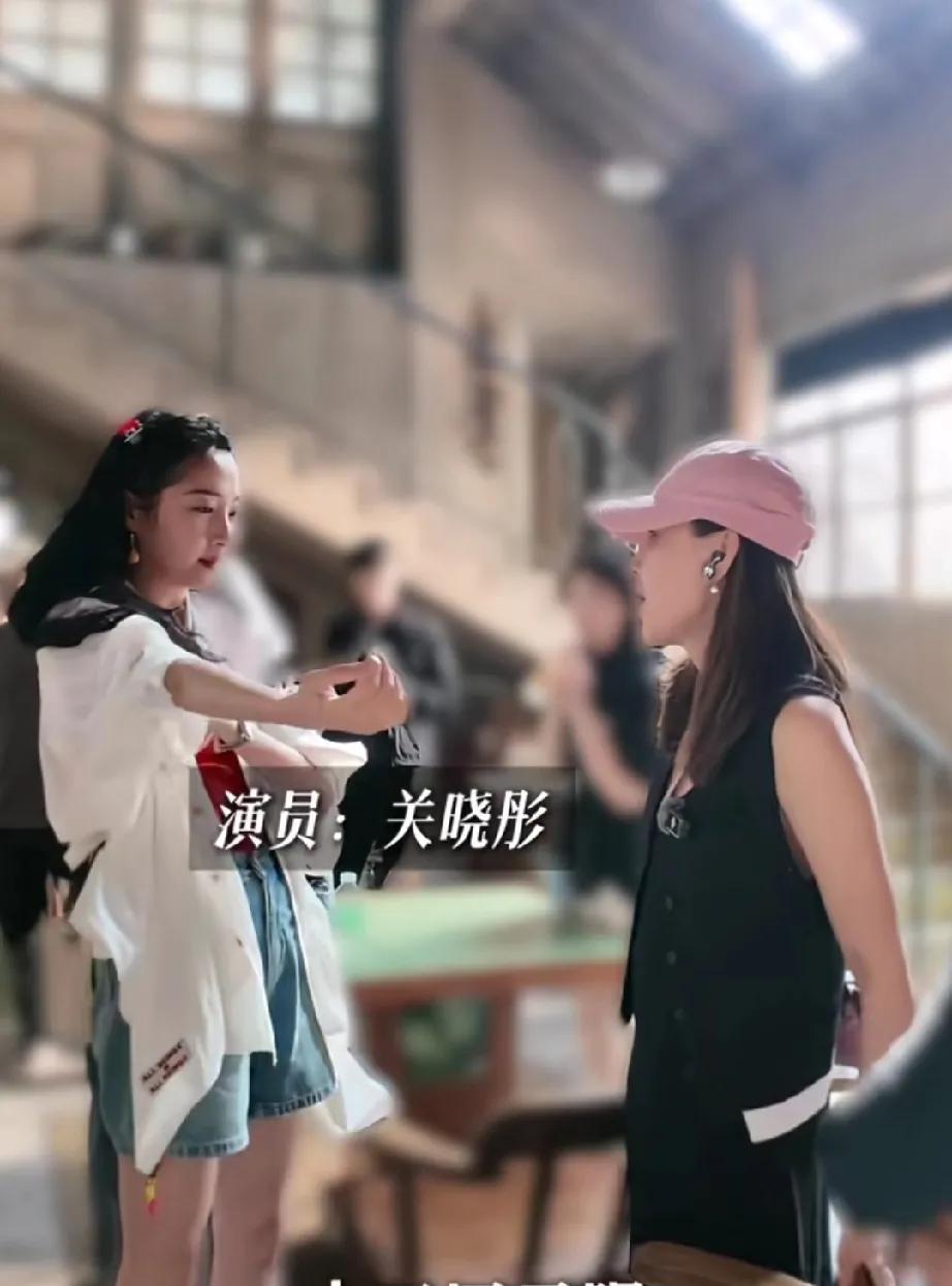 关晓彤又瘦了134斤，连制片人都夸她状态好。她自己说，就是跑跑步，在屋里跳跳