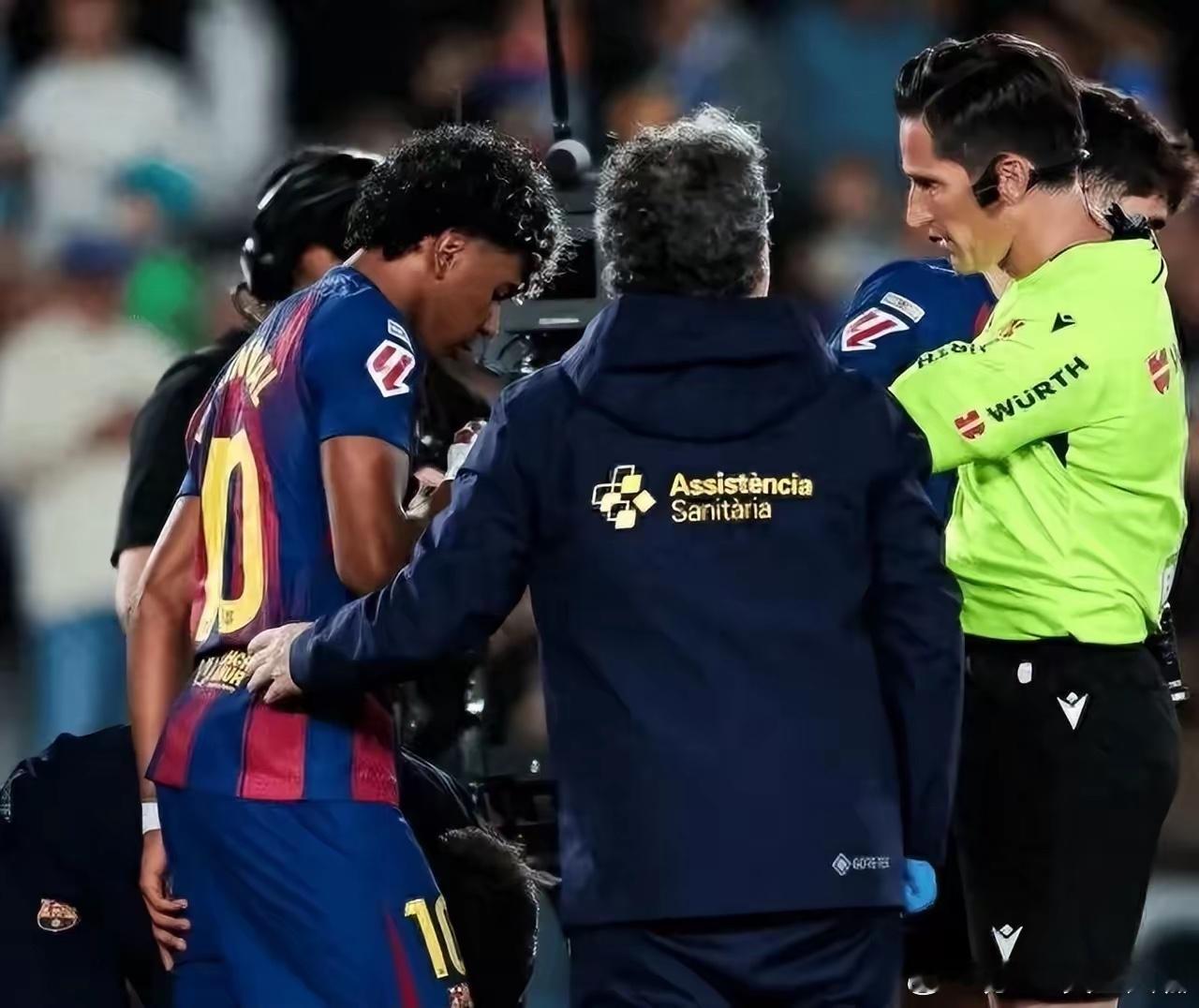 巴萨官宣亚马尔伤情西媒：巴萨取消该亚马尔未来几天所有活动，集中精力助他康复据西班