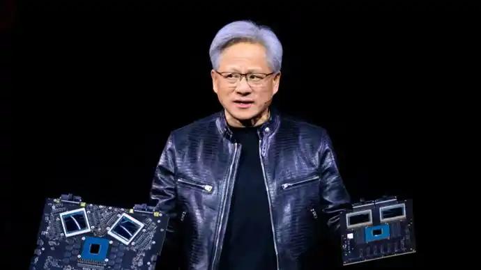 绝了！黄仁勋喊话：中国将赢AI竞赛12.1这可不是随口吹牛！英伟达CEO