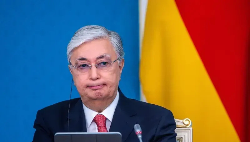 罩袍禁令引发的全球讨论在全球化的浪潮中，哈萨克斯坦总统拖