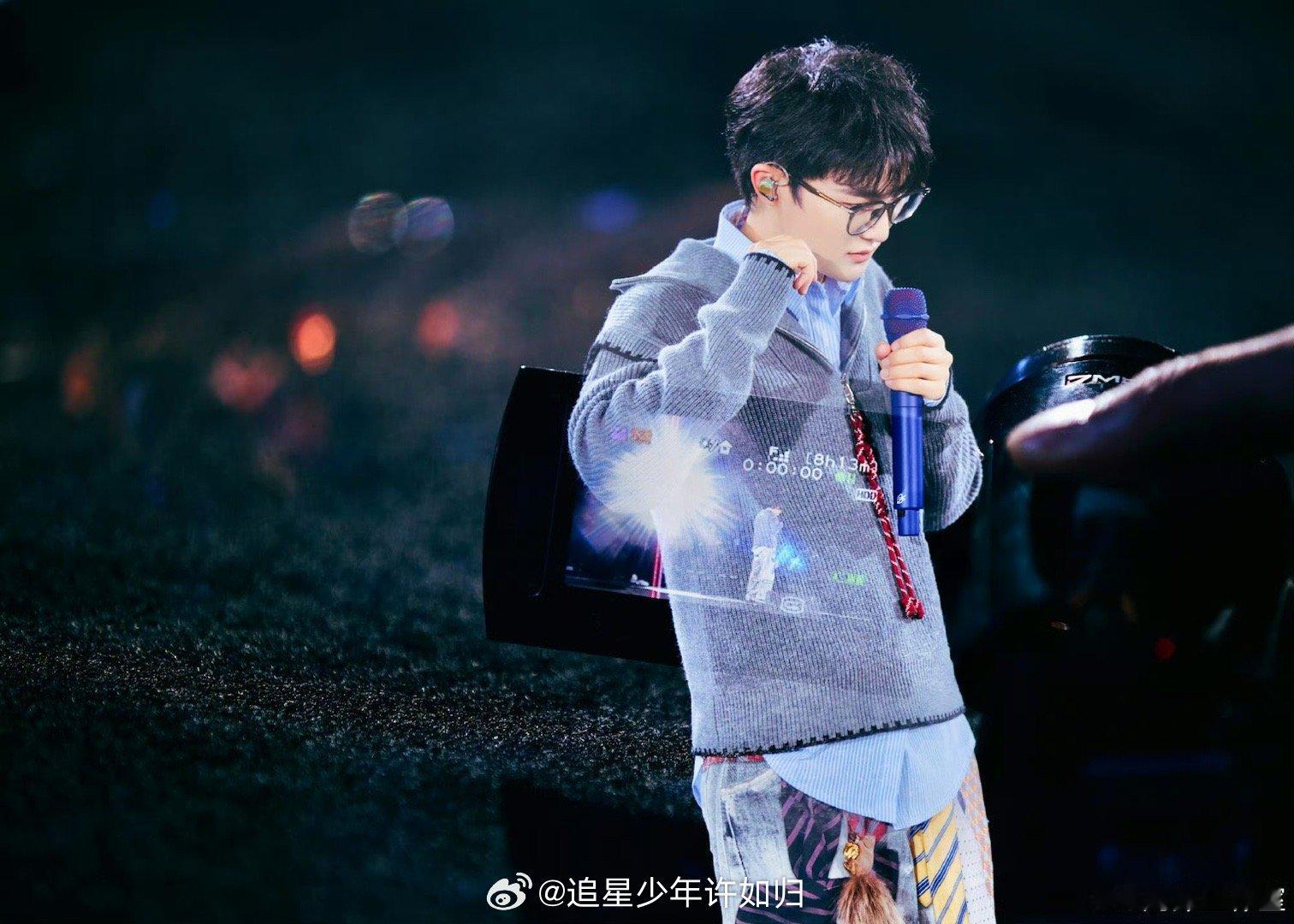 周深也不知道自己在说什么周深展示粤语的正确打开方式：从自信到迷茫只需三句话！说