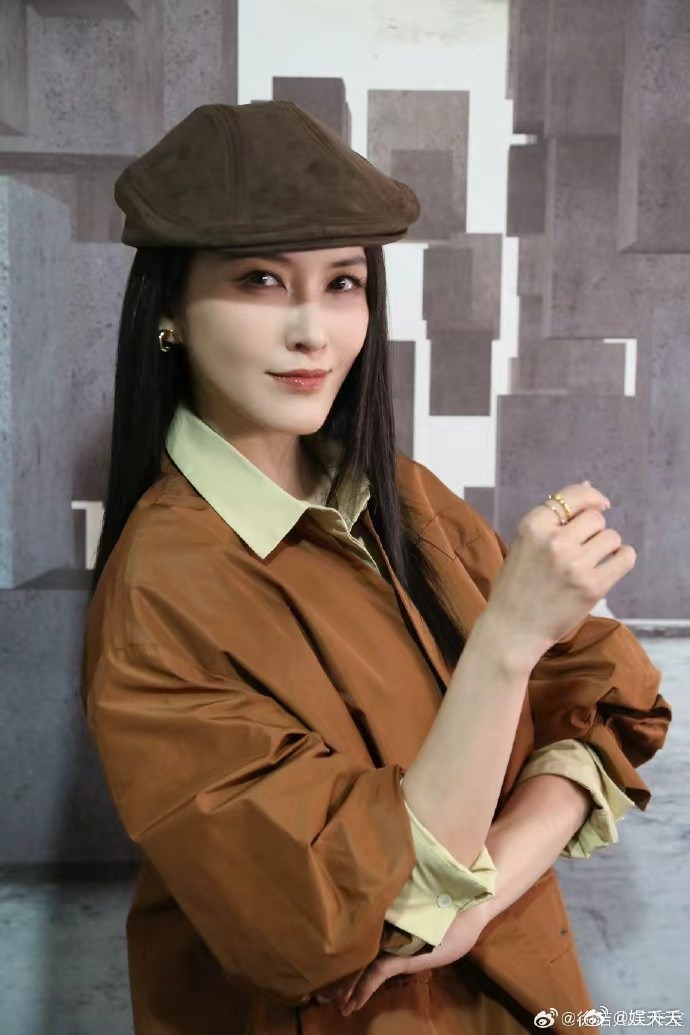 徐洁儿工作室出图 徐洁儿工作室新图好有气质，从容又舒展，自带温柔力量感。每一帧都