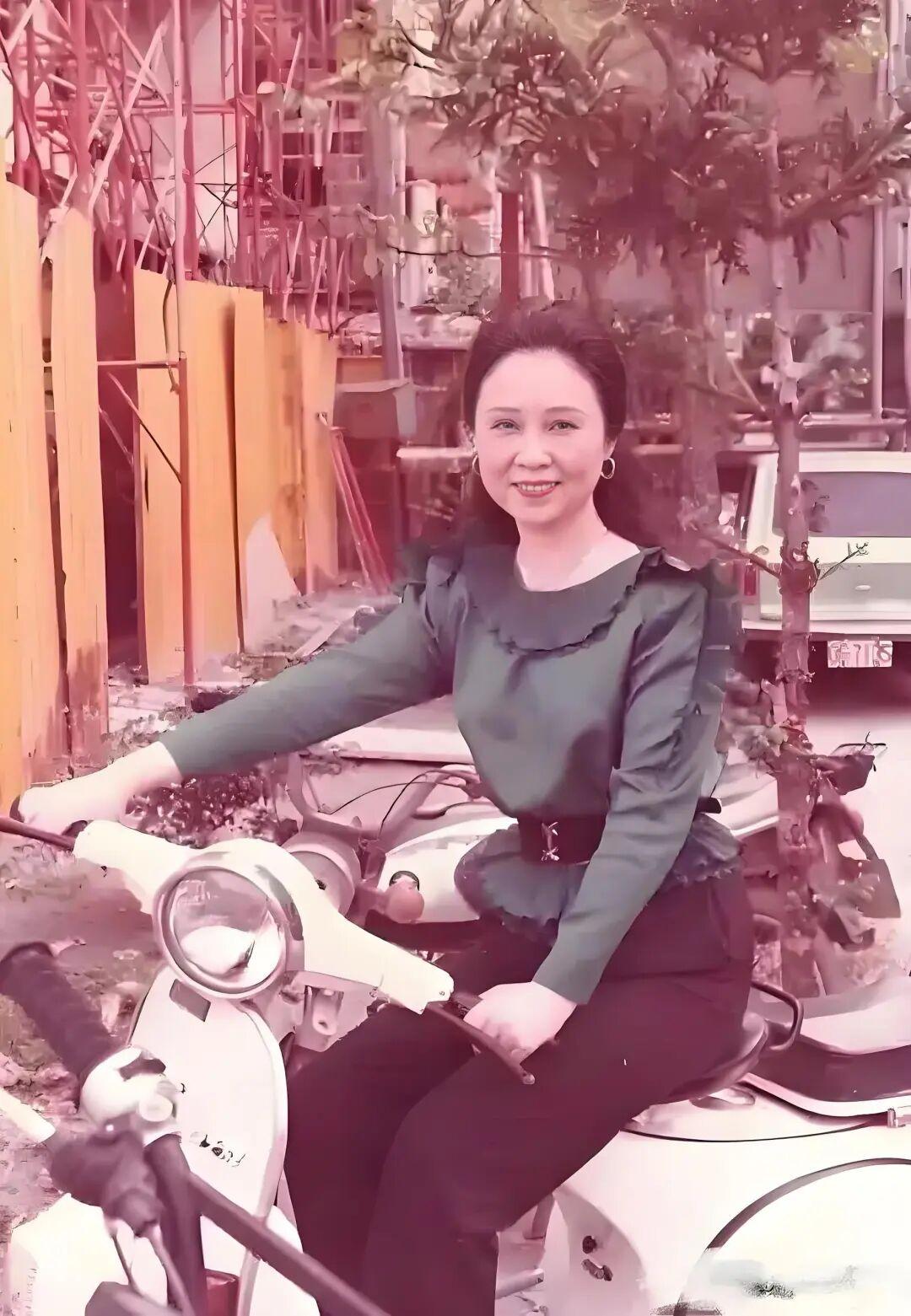 琼瑶女士离世已经一年了，2024年12月4号，86岁的琼瑶在台湾淡水