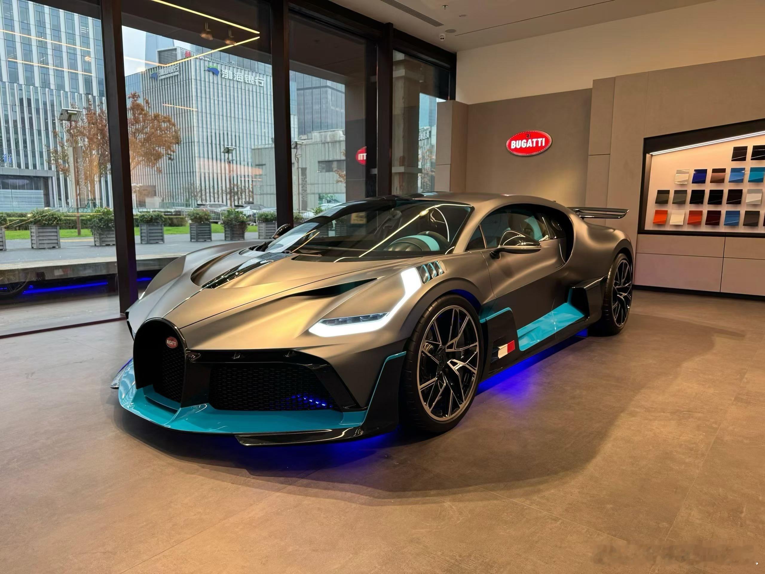 布加迪divo，全新现车，特殊车型与配置，高定制配色