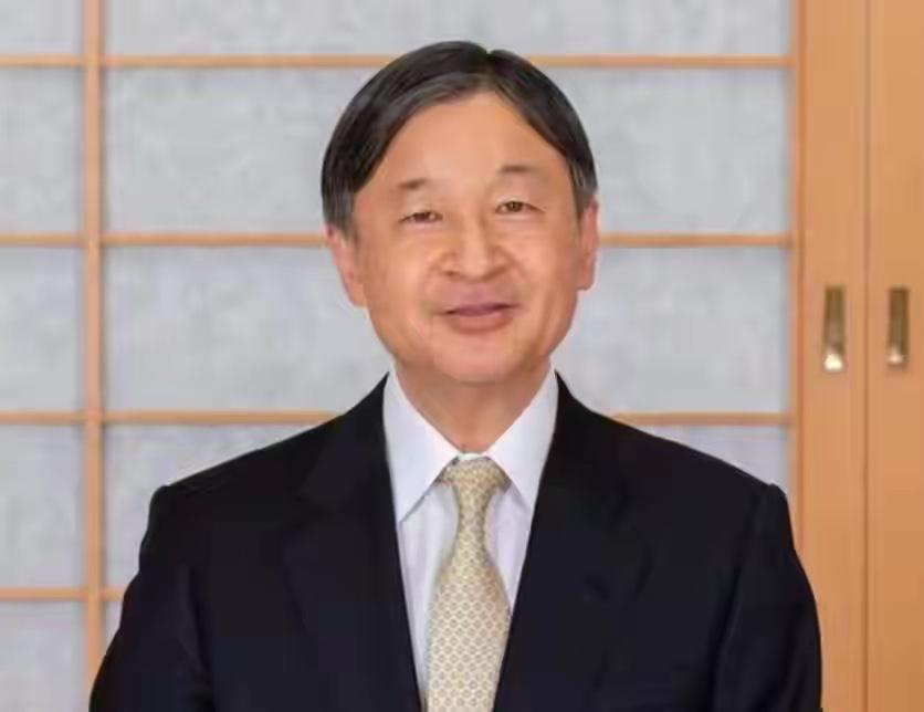 天皇亲自出山，日本对中国的反击正式开始，高市早苗憋出了一妙计2025年恰逢抗