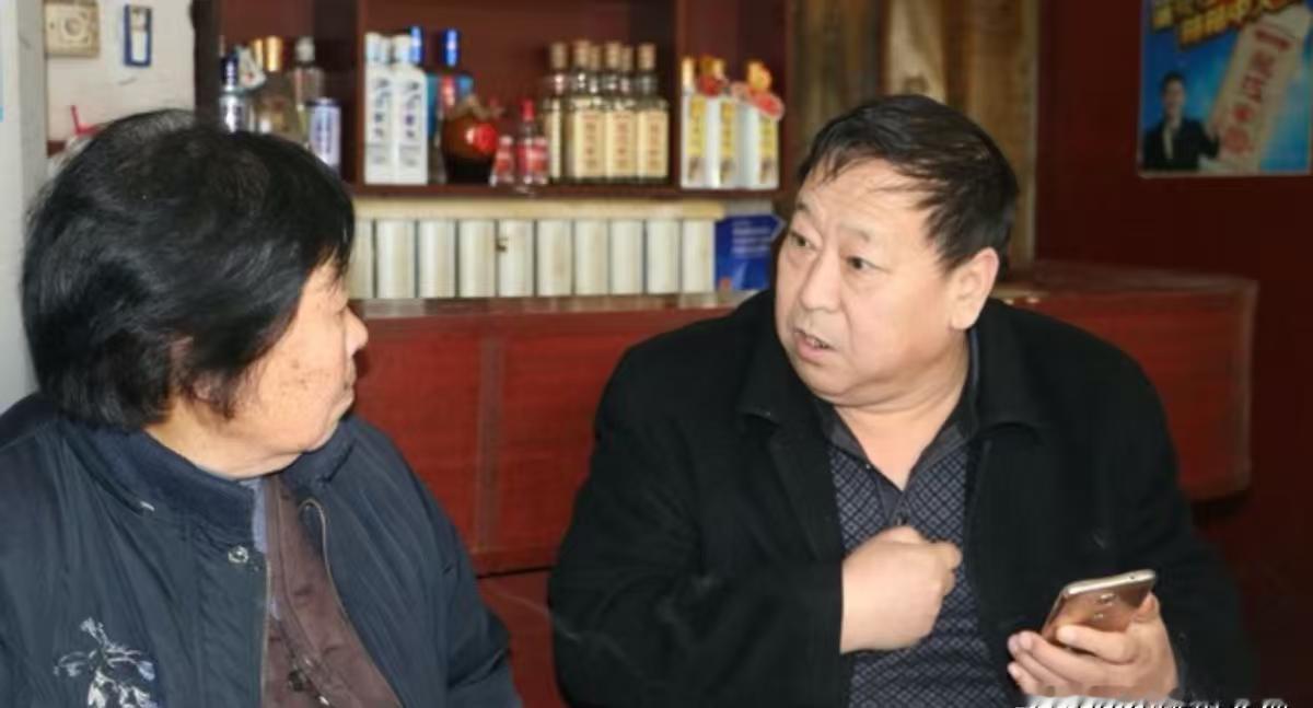 2005年，一个警察抓了真凶，却把自己搭进去了。郑成月抓住王书金，对方供出杀害4