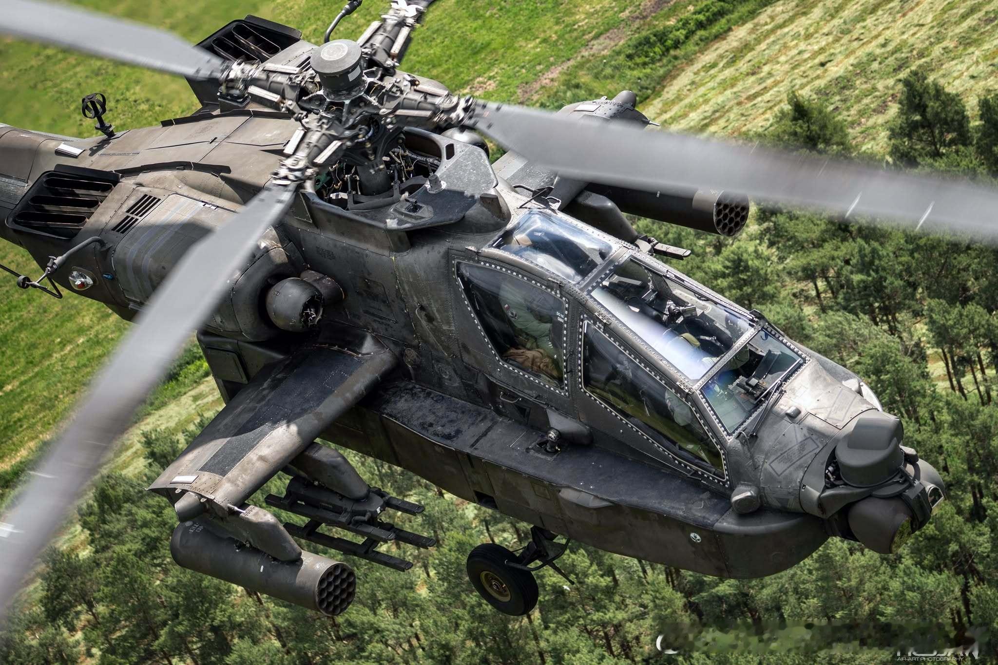 AH-64阿帕奇，作者HESJA