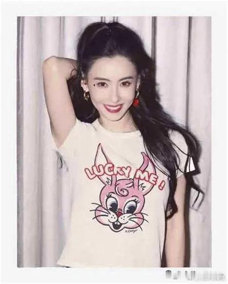 颜值出众的张柏芝，风华绝代尽显美人风姿。