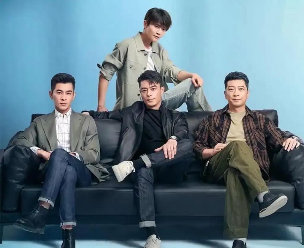 天涯四美集体下凡了！霍建华穿龙袍买菜砍价，乔振宇在地铁里推销面膜，刘端端蹲