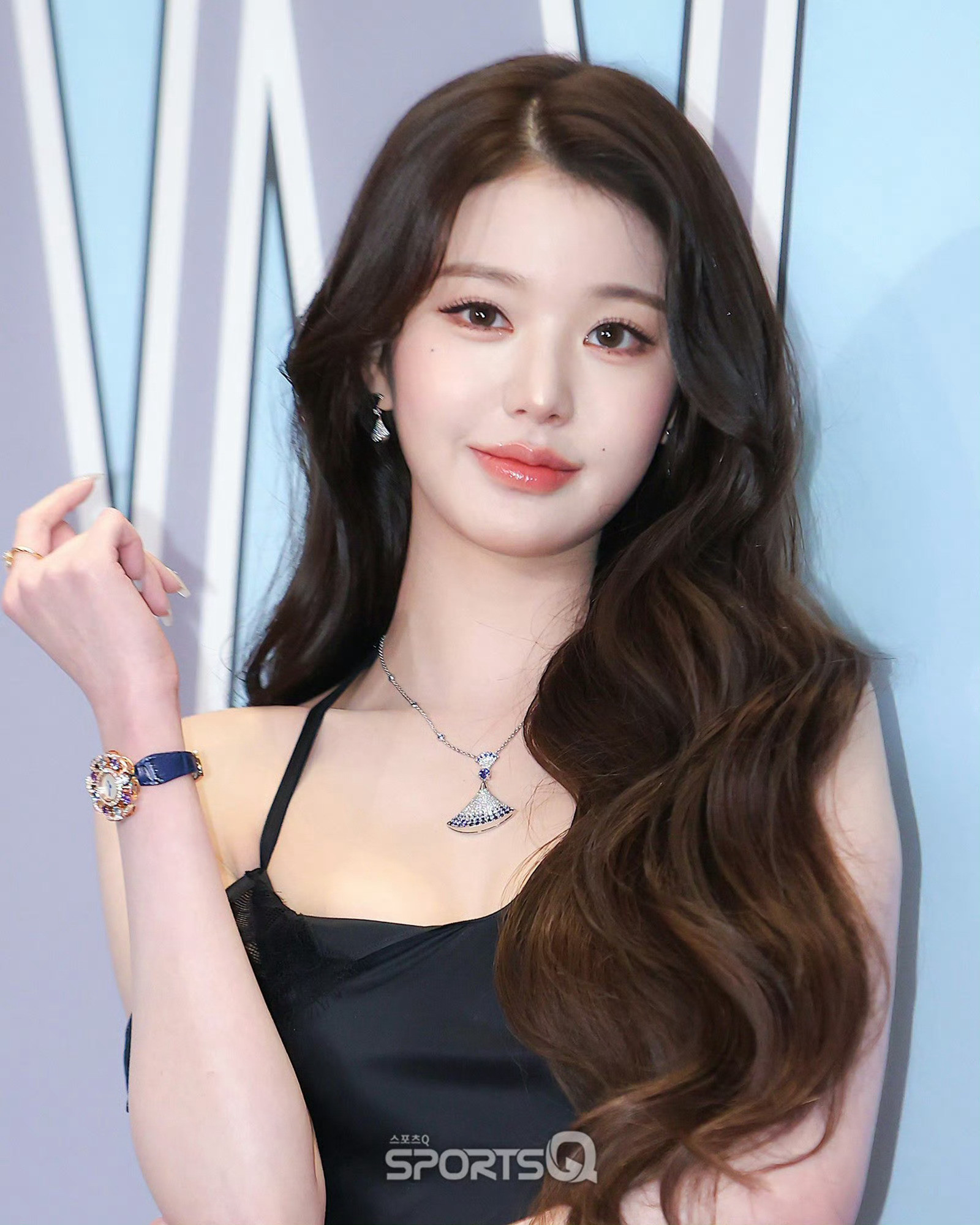 今日WKorea女爱豆新闻图张元英、柳智敏、宁艺卓、金玟庭、吉赛尔、叶舒华、赵美