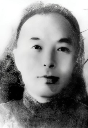 1946年，抗联将领李兆麟去一个年轻女子家里赴约，刚喝了一口茶后，他感觉有些头晕