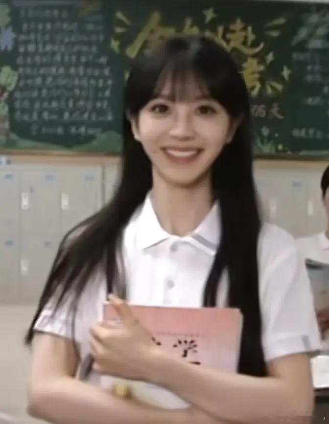 田曦薇演戏最大的问题是眼睛吗？