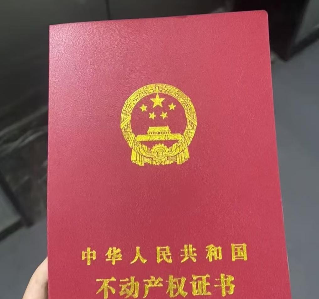 40岁的老姨在三线城市，守着一摊小生意卖大饼，起早贪黑、精打细算，赚的都是