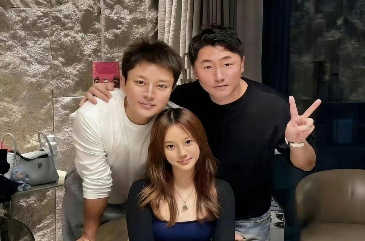 贾乃亮和13岁的女儿！​​​​