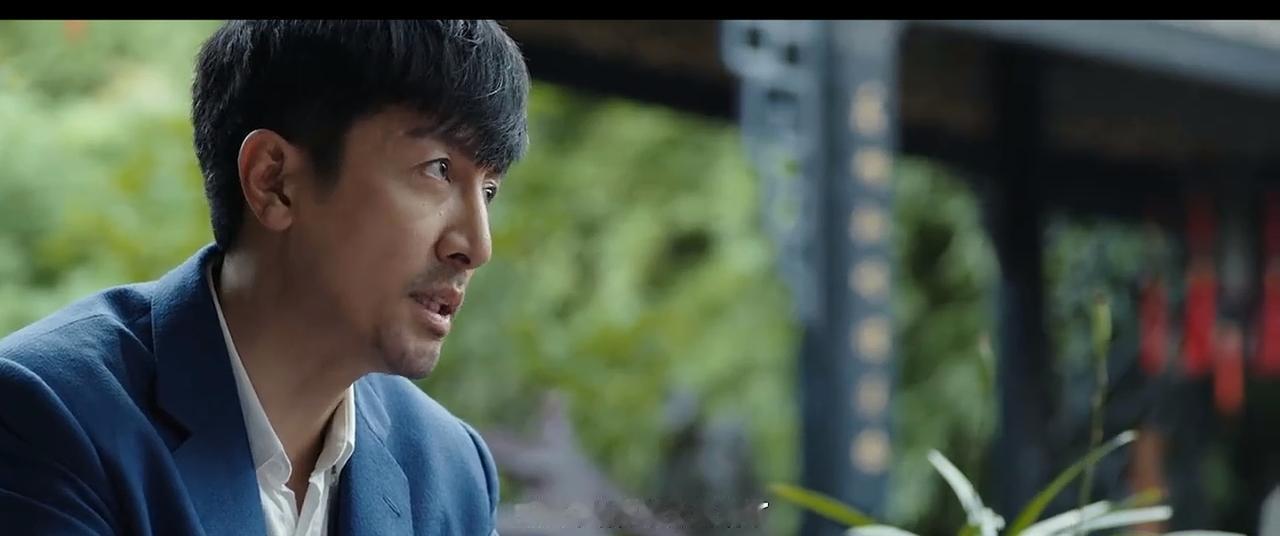 他重返地狱，只为偷走一个人的“身份”。三灶岛的最后一夜，武木一郎没带枪。他手