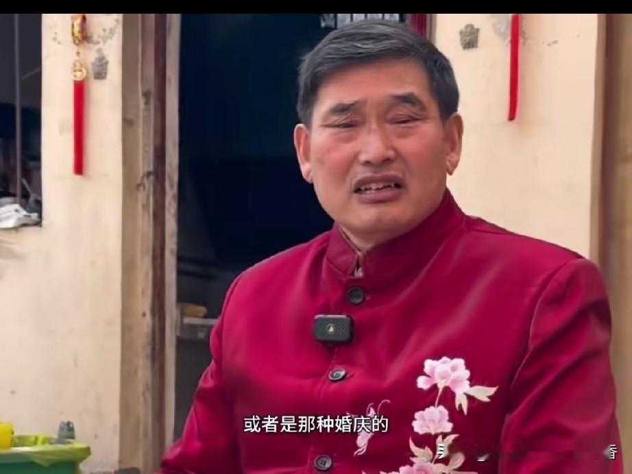 朱之文在参加访谈节目的时候，有记者问:“你最火的时候每月能收入一百万吗？朱之文回